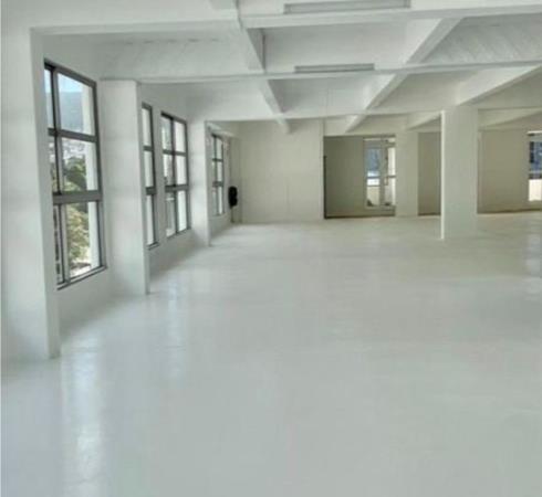 300 m² Commercial space