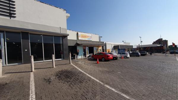 381  m² Commercial space