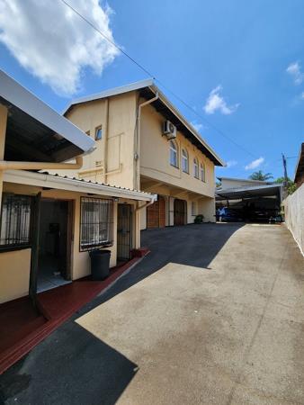 6 Bedroom House