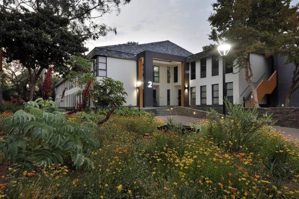 233  m² Commercial space