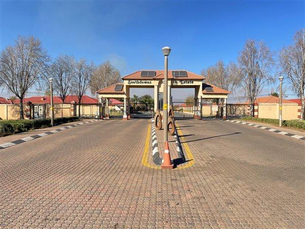 992 m² Land