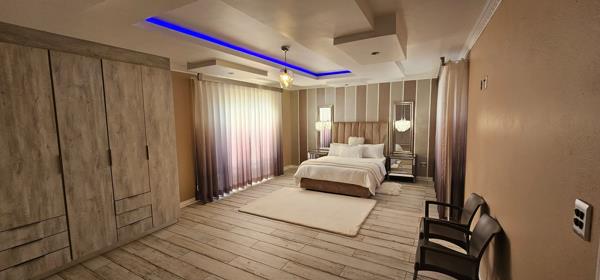 6 Bedroom House