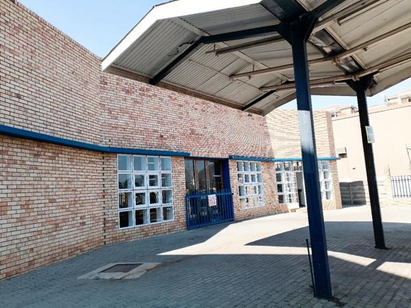 320  m² Commercial space