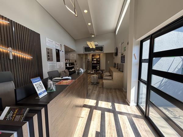 424  m² Commercial space