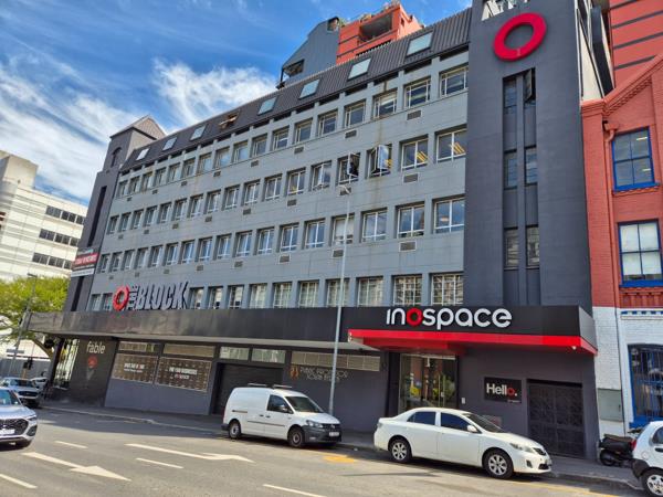 225  m² Commercial space