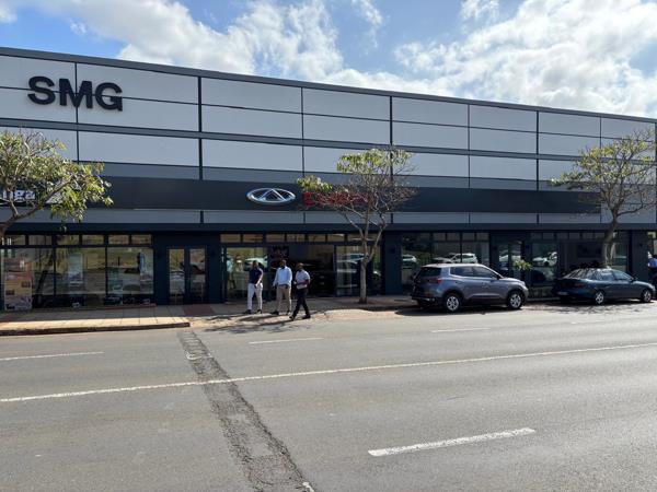 183  m² Commercial space