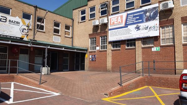 80  m² Commercial space