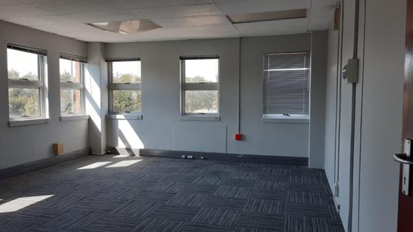 100  m² Commercial space