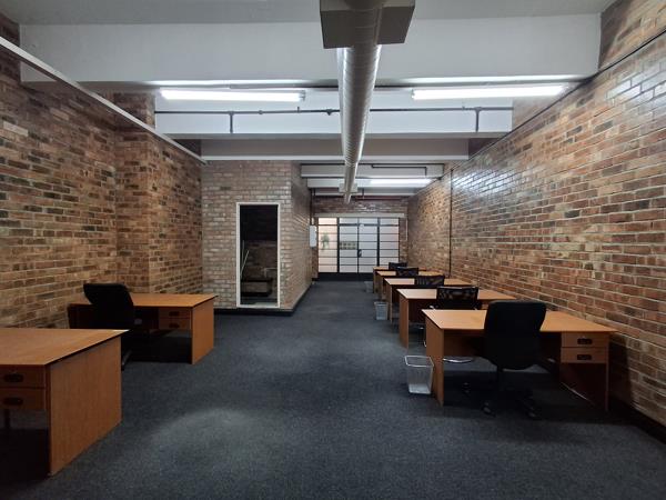 99  m² Commercial space