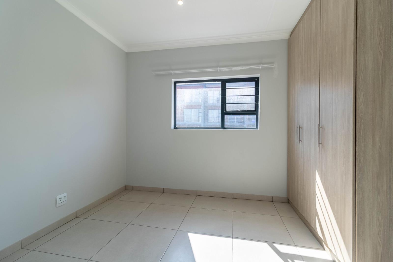 Apartment in Rembrandt Ridge - More
