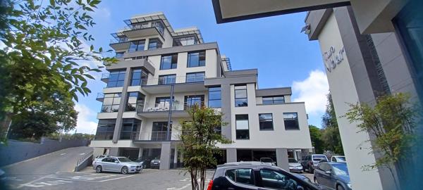 335  m² Commercial space