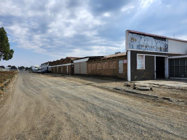 2 500  m² Commercial space