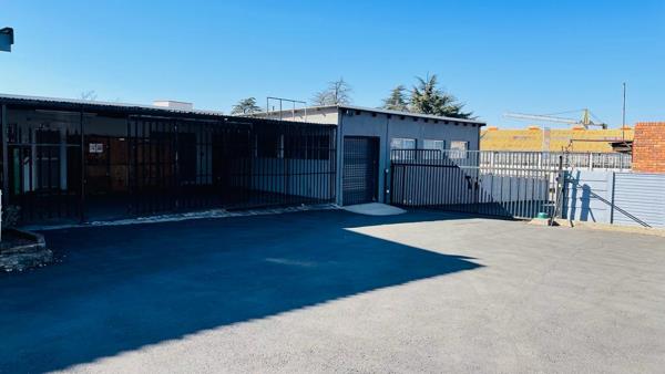 300  m² Industrial space