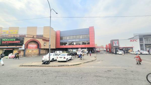 100  m² Retail Space