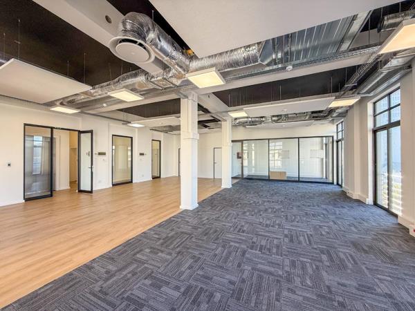 215  m² Office Space