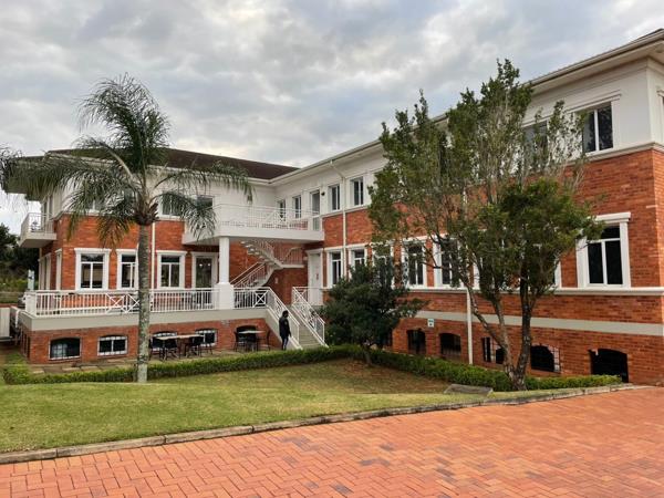 992  m² Commercial space