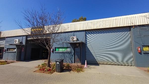 205  m² Industrial space