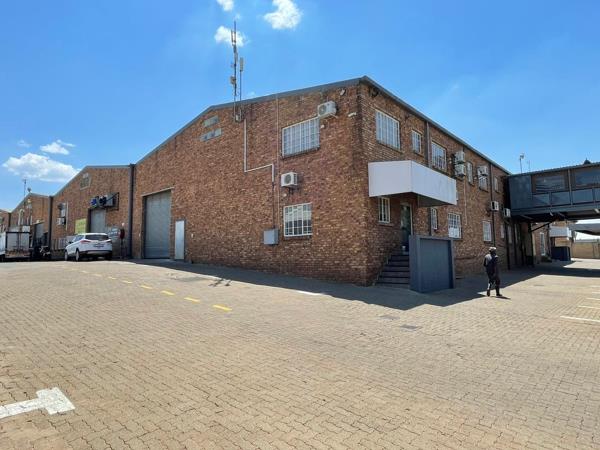 571  m² Industrial space