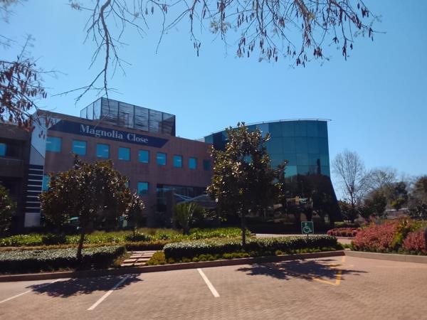 10 000  m² Office Space