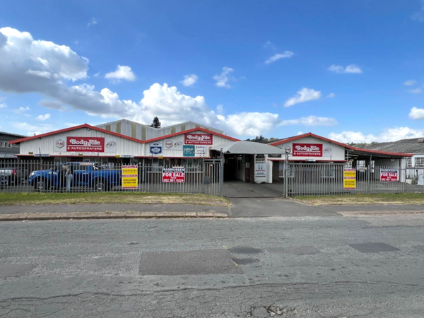 1 100  m² Industrial space