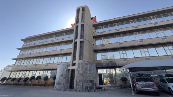 2 080  m² Commercial space