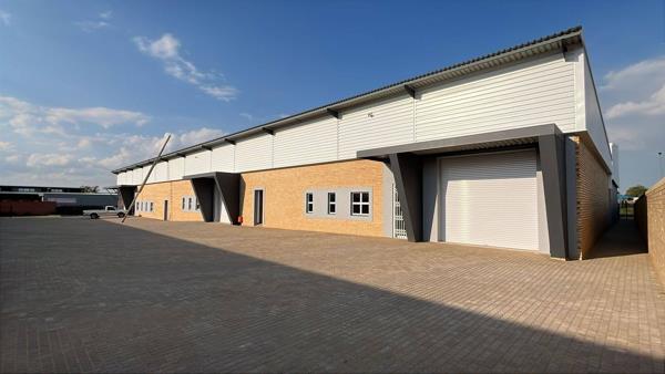 445  m² Commercial space