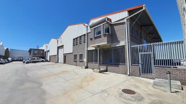 990 m² Industrial space