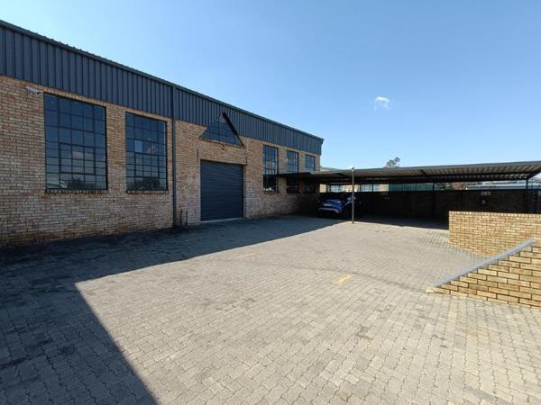 571  m² Industrial space