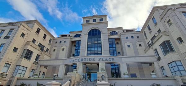 213  m² Commercial space