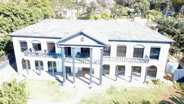 6 Bedroom House