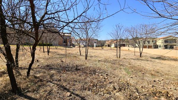 1 058 m² Land