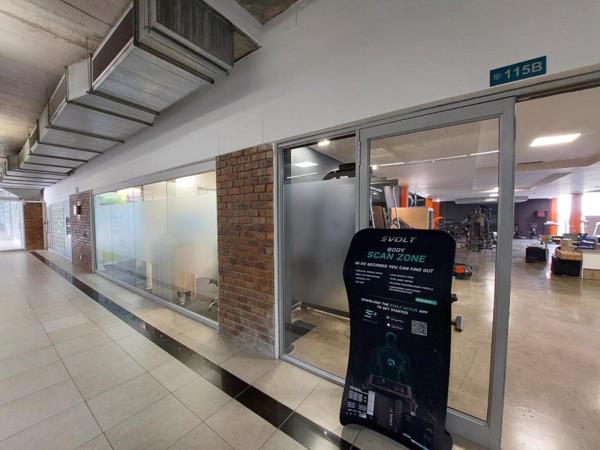 348  m² Commercial space