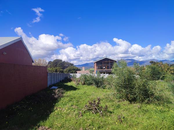 595 m² Land
