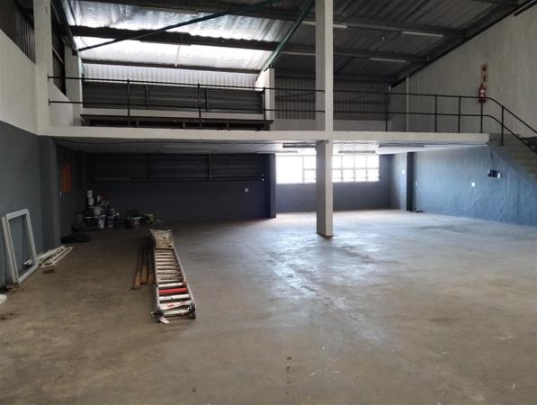 368  m² Industrial space