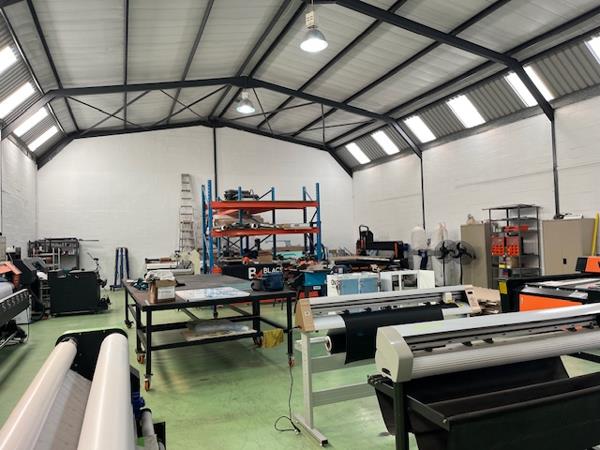 366  m² Industrial space