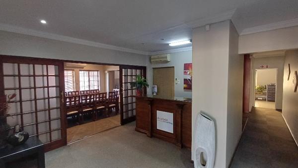 280  m² Commercial space