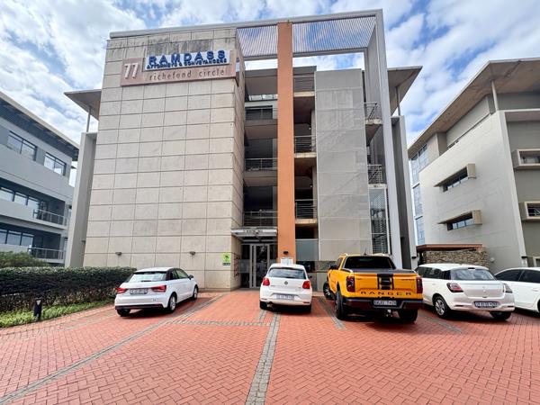 148  m² Commercial space