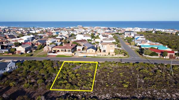663 m² Land