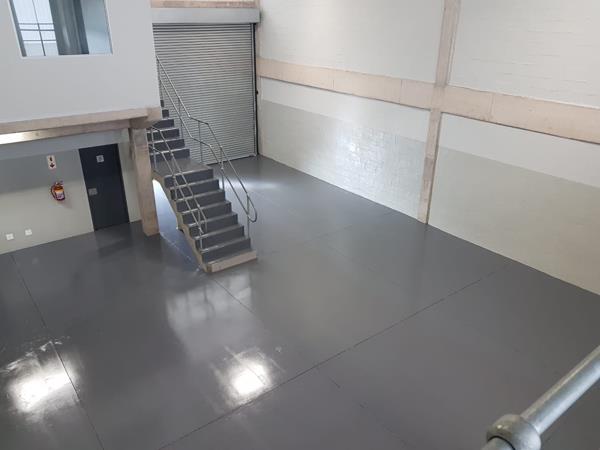 233  m² Industrial space