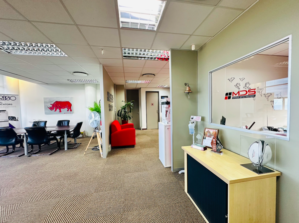 148  m² Commercial space