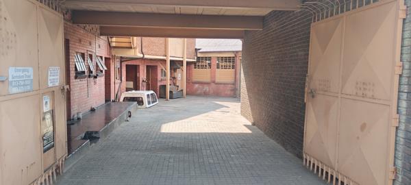 100  m² Industrial space