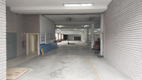 990  m² Industrial space