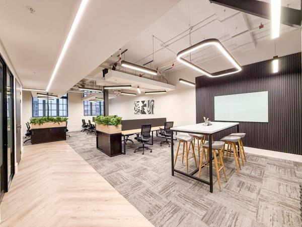 270  m² Office Space