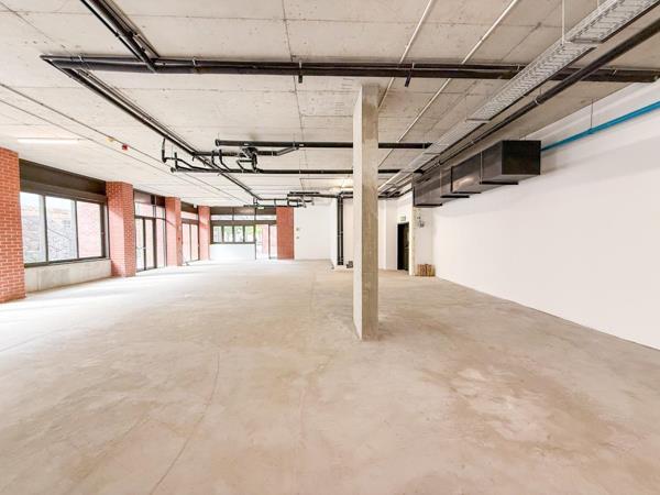 255  m² Retail Space