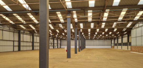 3 200  m² Industrial space