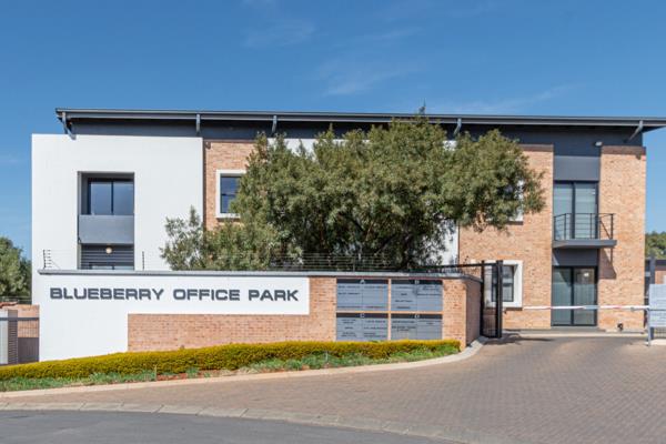 154  m² Commercial space