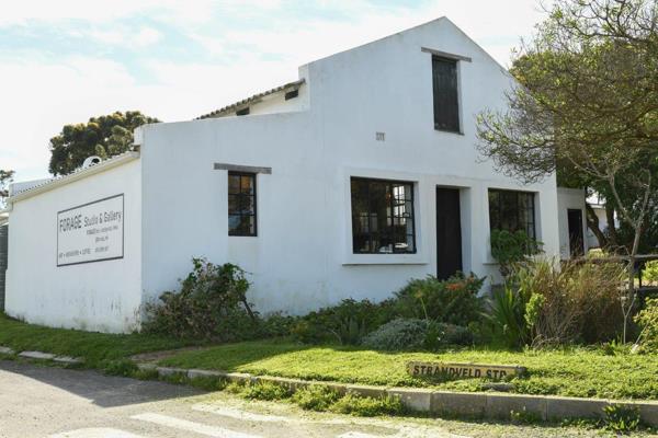 140  m² Commercial space