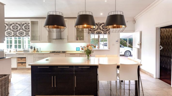 6 Bedroom House