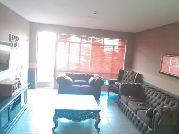 2 Bedroom Apartment in Kew