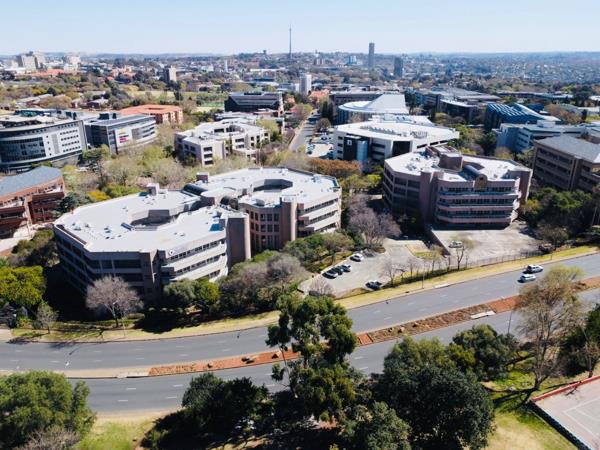 16 620  m² Commercial space